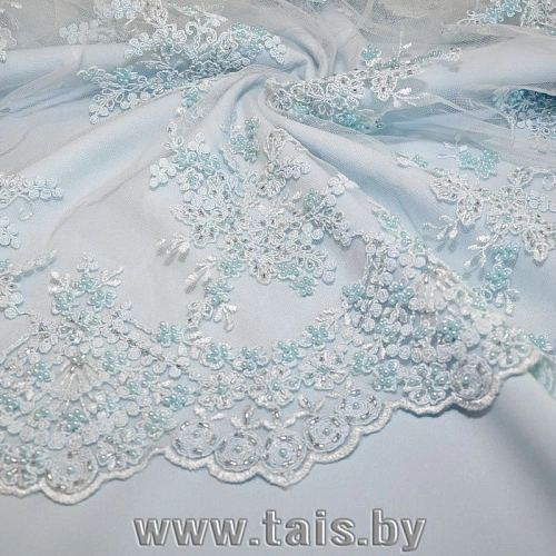 Вышивка на сетке с биссером (нежно-голубой)