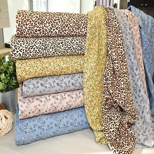 Штапель "Твил" Мелкий цветочек на желтом фоне