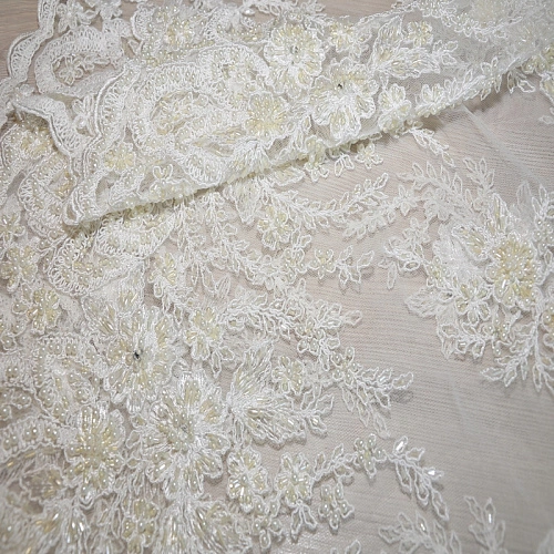 Вышивка на сетке с биссером 2 (молочный)