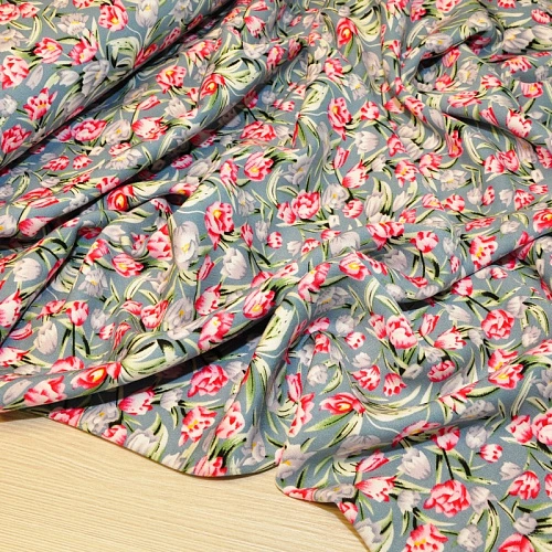 Штапель "Твил" Тюльпаны на голубом фоне