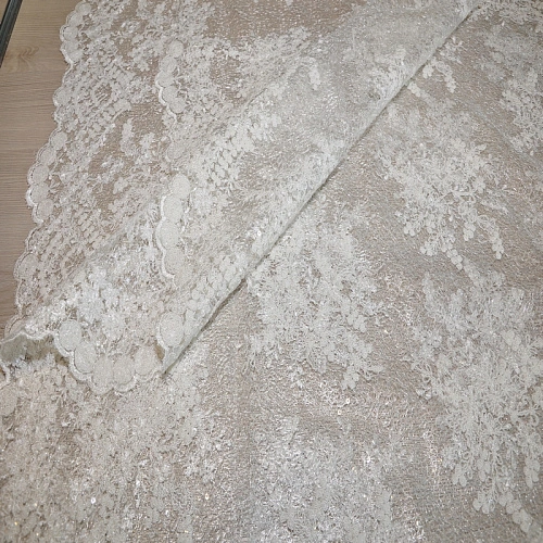 Вышивка на сетке с пайетками "Скарлет" (молочный)