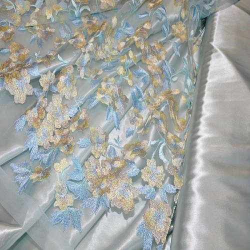 Вышивка на сетке (голубой+желтый)