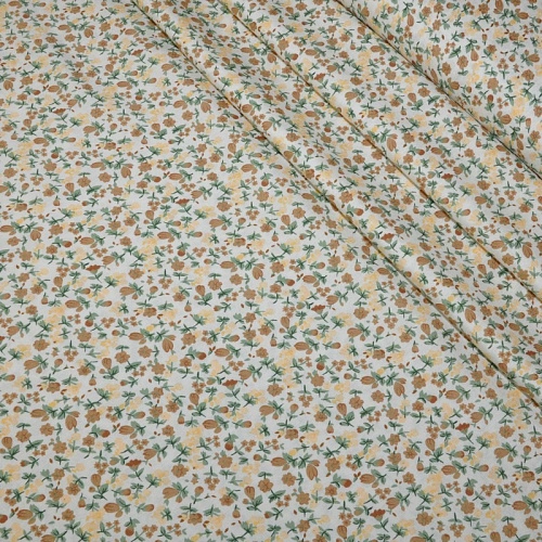 Штапель принт "Мелкий цветочек на молочном фоне"