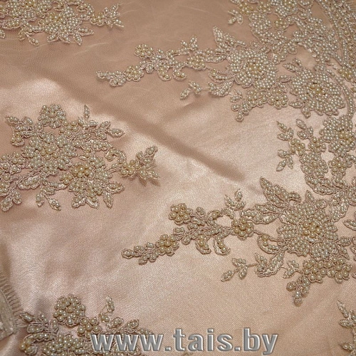 Вышивка на сетке с биссером (светло-бежевый)