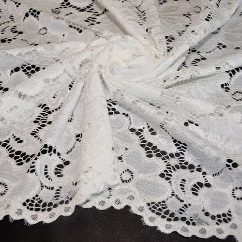 Гипюр стрейчевый с ажурным краем (молочно белый)