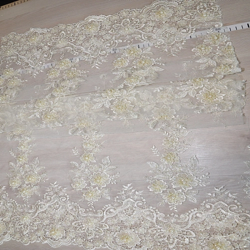 Вышивка на сетке с биссером (сливочный)