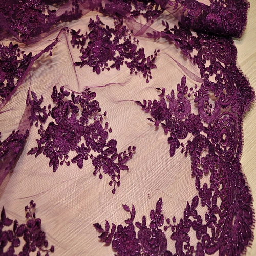 Вышивка на сетке (фиолетовый)