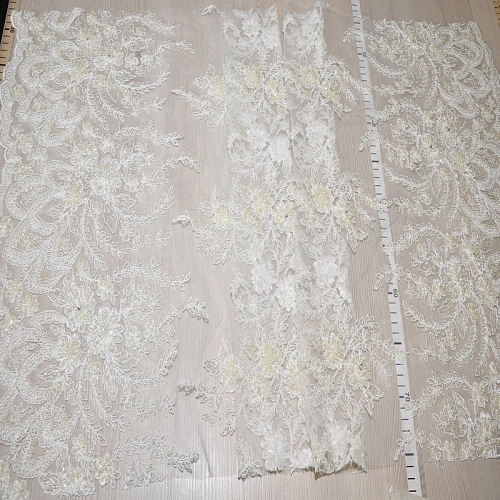 Вышивка на сетке с биссером 2 (молочный)