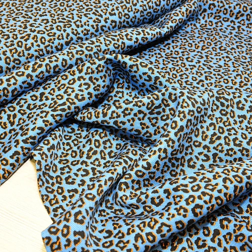 Штапель "Твил" Лео на васильковом фоне"