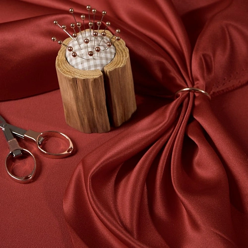 Атлас свадебный, красный