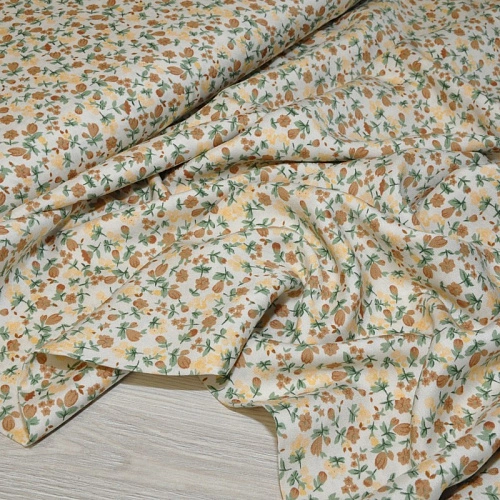 Штапель принт "Мелкий цветочек на молочном фоне"