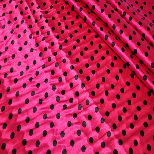 Атлас тонкий принт (малиновый фон черный горох 1см)