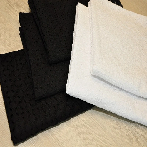 Батист вышитый, прошва цветочки (черный)