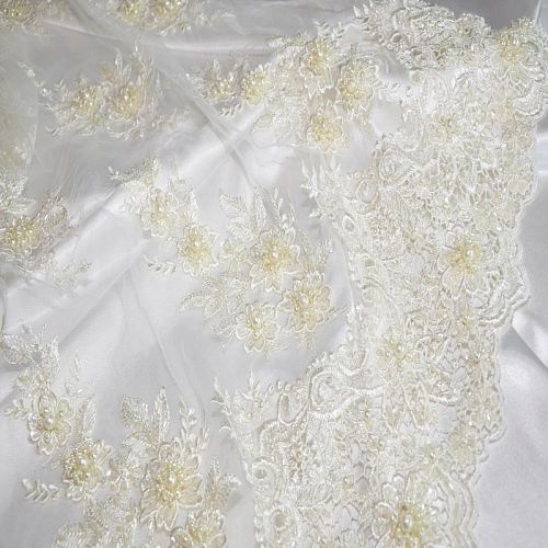 Вышивка на сетке с биссером (сливочный)