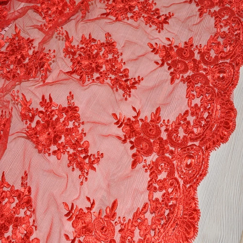 Вышивка на сетке (красный)