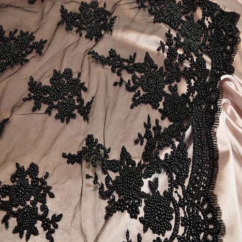 Вышивка на сетке с биссером (черный2)