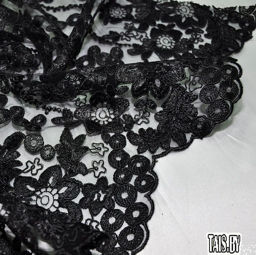 Вышивка на сетке (черный)